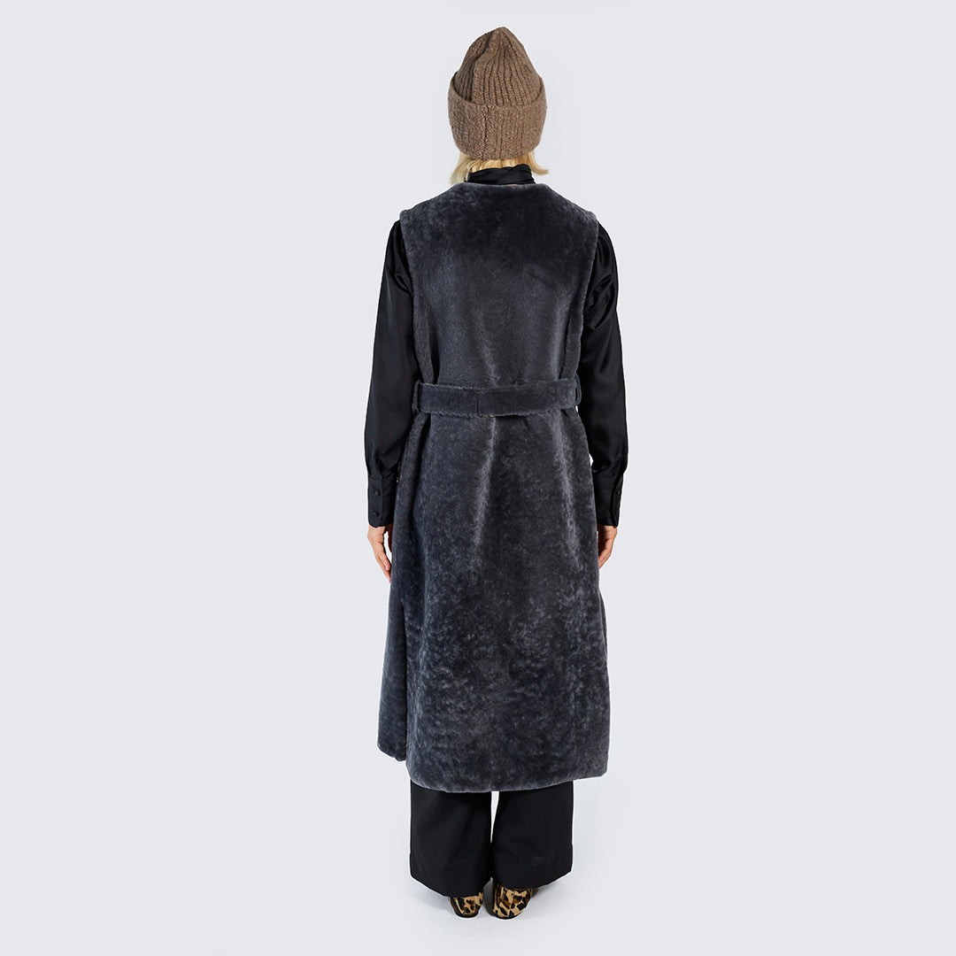 Long Sleeveless Belt